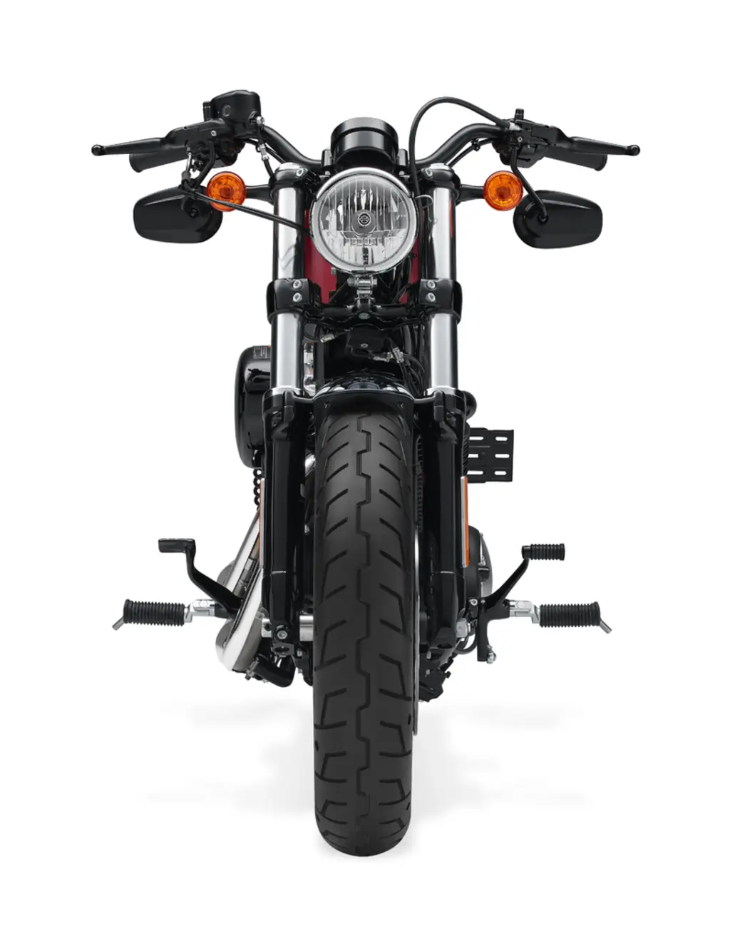 Harley-Davidson Forty-Eight XL1200X de 2016, photo studio de face montrant la roue et le pneu avant de 16 pouces