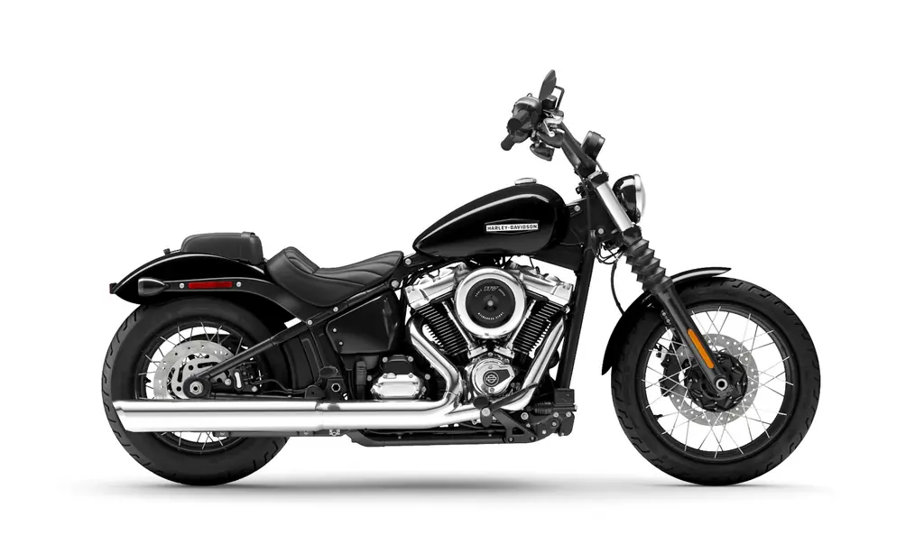 Harley-Davidson Street Bob de 2026 noire, vue de profil, avec roues à rayons et guidon mini-ape