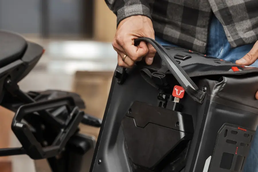 Pare-carters SW-Motech sur une moto adventure